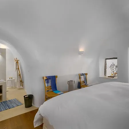 Hotel Iconic Santorini, A Boutique Cave